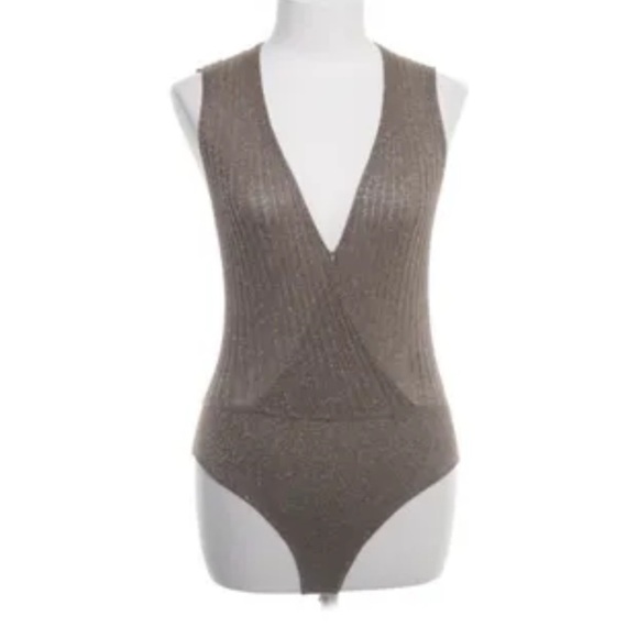 Zara Knit Bodysuit Women's Medium gold V Neck Sleeveless Breathable Comfort Fit - Picture 1 of 6